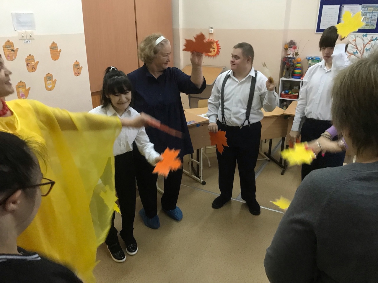 Открытый классный час «Осень в гости к нам пришла» с приглашением родителей.