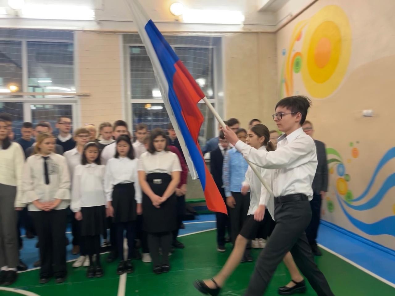 Понедельник. Линейка. «Разговоры о важном»..