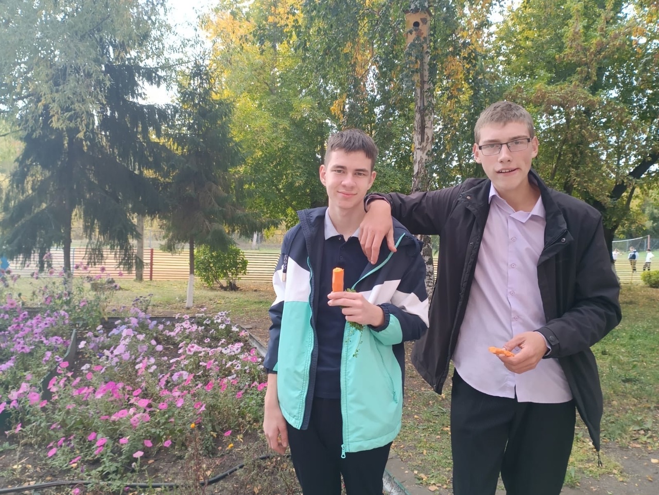 Урожай на пришкольном участке..