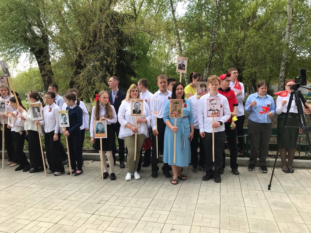 Памяти павших будем достойны.