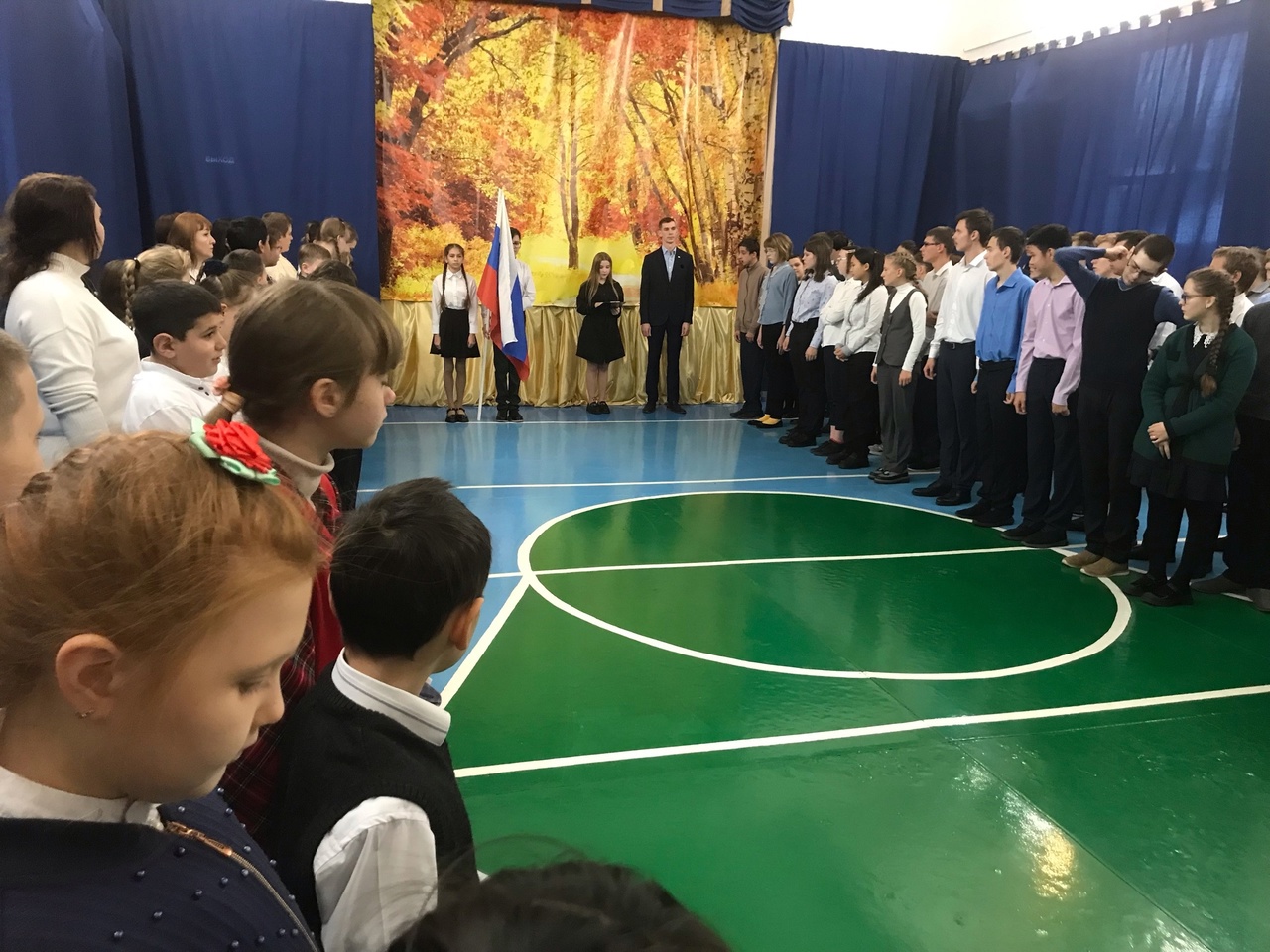 Понедельник. Линейка. «Разговоры о важном»..