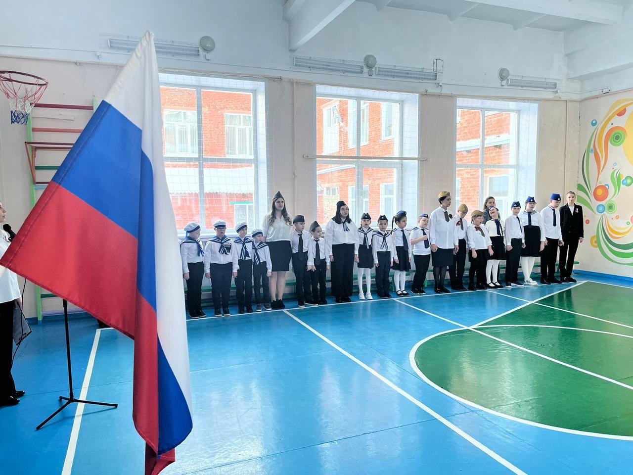 «Смотр строя и песни».