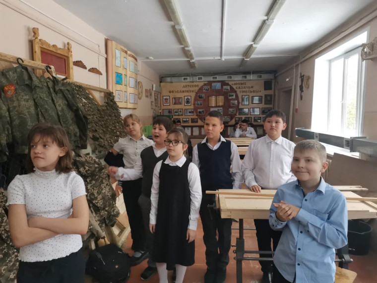 Экскурсия в столярную мастерскую для младших классов..
