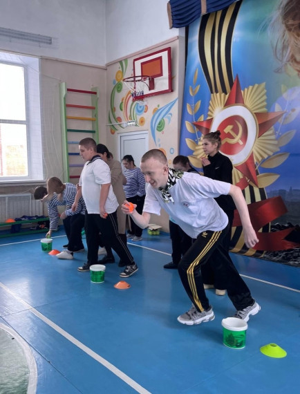 Спортивные состязания ко дню защитника Отечества «А ты — баты, шли солдаты».